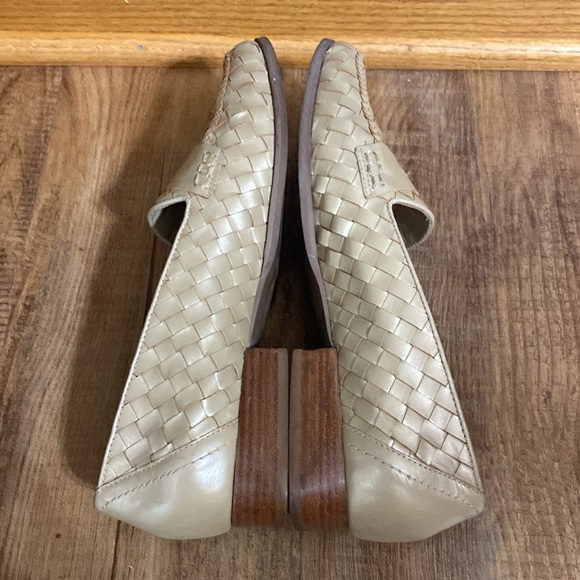 Larry Stuart gold metallic basket weave pattern slip on loafers size 9M - Picture 2 of 11